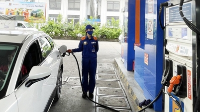 Quang Ninh: Das Vertriebssystem funktioniert stabil am ersten Tag des offiziellen Verkaufs von E10-Bioethanolkraftstoff.
