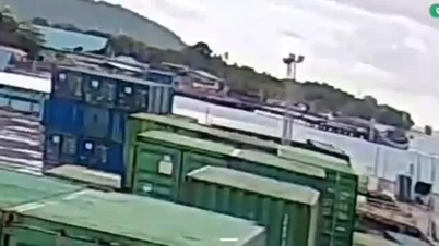 لقي خمسة أشخاص مصرعهم في انفجار في إندونيسيا، يُعتقد أنه ناجم عن قنبلة لم تنفجر من الحرب العالمية الثانية.