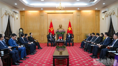 Styrking av samarbeidet innen teoretisk forskning og kaderutdanning mellom Vietnam og Kina.