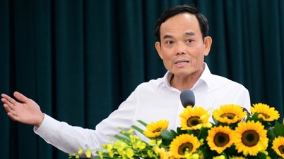 Setiausaha Parti Tran Luu Quang: Meletakkan rakyat dan perniagaan di tengah-tengah perkhidmatan, terus memperkemas prosedur.