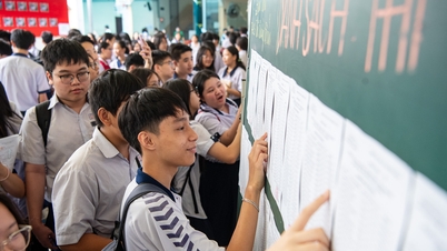 សិស្ស ១៥១.០០០ នាក់នៅទីក្រុងហូជីមិញប្រឡងគណិតវិទ្យាថ្នាក់ទី ១០៖ តើ «បណ្តាសា» នៃក្រដាសជាងពាក់កណ្តាលដែលទទួលបានពិន្ទុក្រោម ៥ ពិន្ទុនឹងកើតឡើងម្តងទៀតទេ?