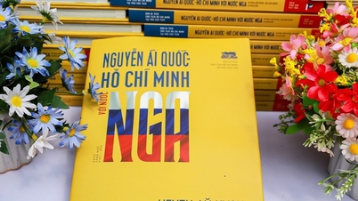 Lançamento do álbum fotográfico "Nguyen Ai Quoc - Ho Chi Minh e Rússia"