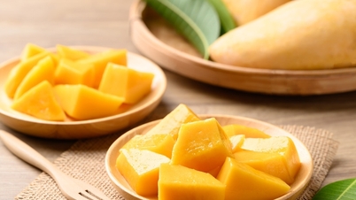 ¿Qué ocurre con el azúcar en sangre y la grasa corporal cuando se comen 300 g de mangos al día?