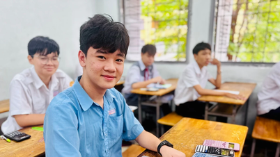 হো চি মিন সিটির পরীক্ষার্থীরা তাদের দশম শ্রেণীর গণিত পরীক্ষা নিয়ে আত্মবিশ্বাসী।