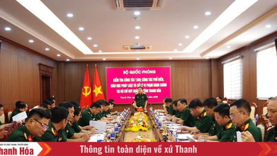 Luitenant-generaal Nguyen Van Gau werkt bij het provinciale militaire commando van Thanh Hoa.