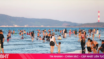 Na początku tygodnia plaża Hai Ninh tętniła życiem turystów.