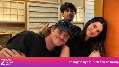 Photos of Kendall Jenner and her 1.96m tall boyfriend in Japan.