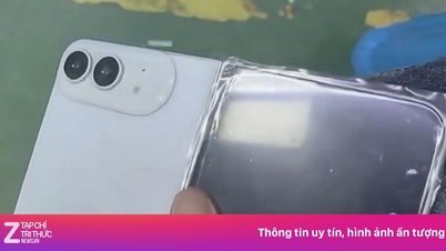 Imej terkini iPhone boleh lipat.