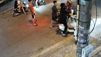Investigando o caso de um estudante do 8º ano, do sexo masculino, que foi agredido na rua em Lao Cai.