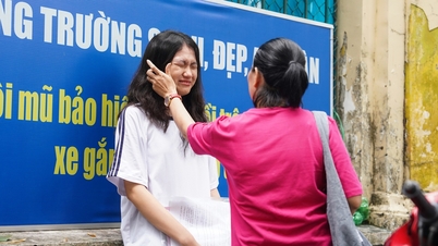 Students in Ho Chi Minh City experienced a range of emotions after the 10th-grade math exam.