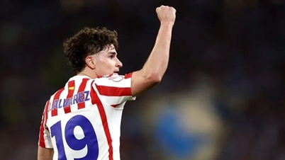 Barcelona bruker penger på Anthony Gordon og Julian Alvarez: Det økonomiske paradokset på Camp Nou