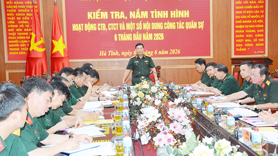 Militärkommandot i Ha Tinh-provinsen genomförde omfattande och effektivt militära och nationella försvarsuppgifter, såväl som politiskt och ideologiskt arbete.
