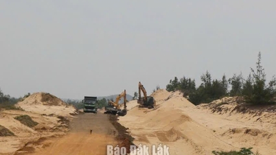 Tuy An Nam Commune announces the registration, declaration, and relocation of graves within the scope of the Coastal Road Project.