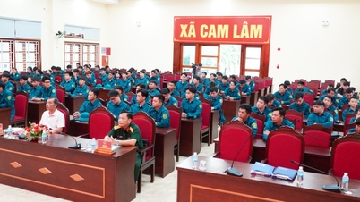 La commune de Cam Lam inaugure la première phase de la formation des miliciens de première année.