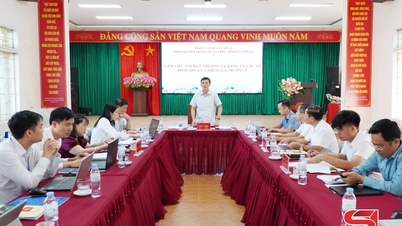 The No. 12 monitoring team of the Provincial Party Committee's Standing Committee worked with the Party Committees of Binh Thuan, Chieng La, and Muong E communes.