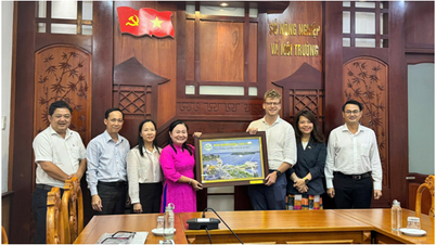 กรมเกษตรและสิ่งแวดล้อมนครฮานอยให้การต้อนรับและทำงานร่วมกับคณะผู้แทนจากสถานทูตอังกฤษประจำฮานอย