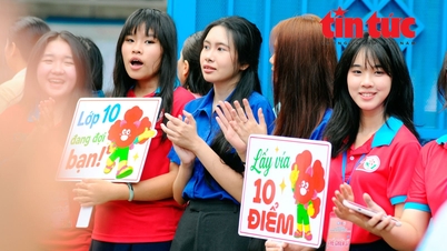 Über 8.000 Freiwillige der Initiative „Red Phoenix Flower“ unterstützen Schüler der 10. Klasse bei ihren Prüfungen.