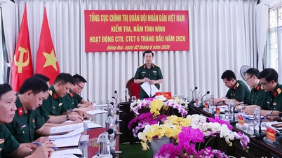 Lieutenant General Do Xuan Tung, Deputy Head of the General Political Department, inspects Party and political work in Dong Nai.