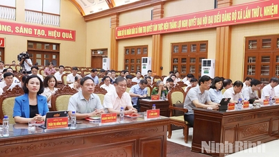 Đoàn công tác của Ban Thường vụ Tỉnh ủy làm việc với Thường trực Đảng ủy các xã thuộc nhóm 6