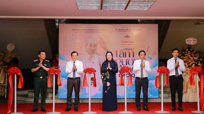 Khai mạc Triển lãm 'Những tấm gương bình dị mà cao quý' tại Hà Nội