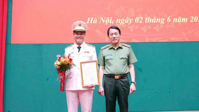 Timbalan Pengarah Polis Bandar Hanoi, Nguyen Ngoc Quyen telah dinaikkan pangkat ke pangkat Mejar Jeneral.