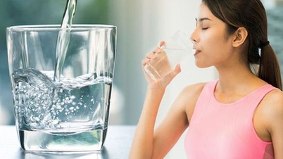 Lợi ích tuyệt vời của việc uống đủ nước đối với sức khỏe