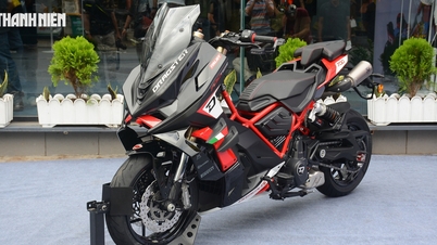 Skuter super Italjet Dragster 700 yang pertama tiba di Vietnam, dengan harga 428 juta VND.