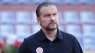 ポポフ監督はベトナムサッカー連盟（VFF）からの処分を免れ、コン・ヴィエッテルとCAHNクラブの重要な試合で指揮を執ることになった。