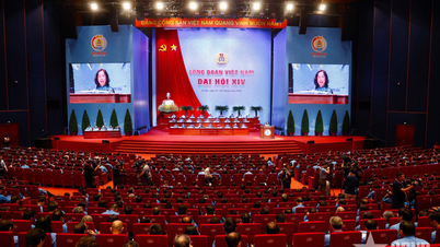 Het 14e congres van de Vietnamese vakbond opent zijn eerste zitting.