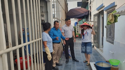 Nenh Ward is determined to open up the "locked-off" space behind the two rows of houses.