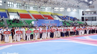 Öppningsceremoni för Taekwondo-tävlingen vid den första Dong Nai City Sports Festival 2026.