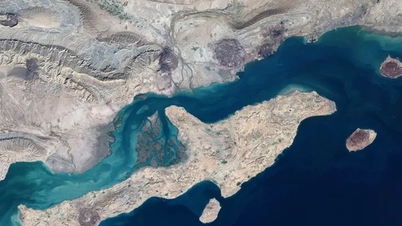 De VS onderscheppen Iraanse raketten en reageren met aanvallen op het eiland Qeshm.