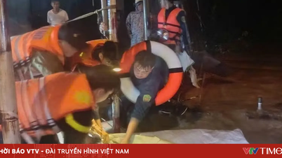Tři lidé byli včas zachráněni poté, co je v Dong Nai smetela povodňová voda.