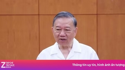 Kita tidak boleh membiarkan masyarakat menjadi kaya secara materi tetapi miskin secara budaya dan moral.