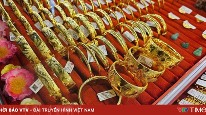 តម្លៃមាសបានធ្លាក់ចុះដល់កម្រិតទាបបំផុតចាប់តាំងពីដើមឆ្នាំមក ដោយអ្នកទិញនៅកម្រិតកំពូលបានខាតបង់រហូតដល់ ៣៦ លានដុងក្នុងមួយអោន។