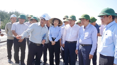 Expedite the progress of key transportation projects in Quang Tri province.