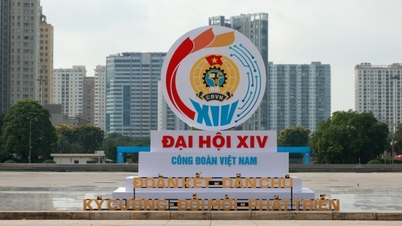 Hanoi dihiasi dengan bendera dan bunga menjelang Kongres Kesatuan Sekerja Vietnam ke-14.