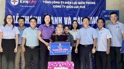 บริษัท เว้ พาวเวอร์ เปิดทำการและส่งมอบบ้านพักคนชราให้แก่ผู้ยากไร้