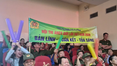 Mendramatisasikan aktiviti pasukan keselamatan dan perlindungan ketenteraman di peringkat akar umbi.