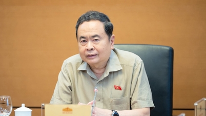 Předseda Národního shromáždění Tran Thanh Man podepsal a vyhlásil rezoluci upravující legislativní program na rok 2026.