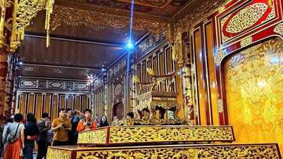 The national treasure, the Nguyen Dynasty's throne, which had been broken, has been restored.