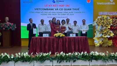 Penandatanganan perjanjian kerjasama antara Jabatan Cukai Wilayah Tay Ninh dan Vietcombank: Kerjasama untuk menyokong isi rumah perniagaan dalam perjalanan transformasi digital mereka.