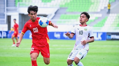 ທີມຊາດຫວຽດນາມ U19 ຝຶກຝົນຮູບແບບການຫຼິ້ນຂອງຕົນ, ພ້ອມທີ່ຈະພົບກັບມຽນມາ.