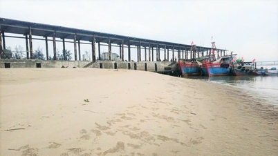 Cảng cá ở Hà Tĩnh bị bồi lấp nghiêm trọng