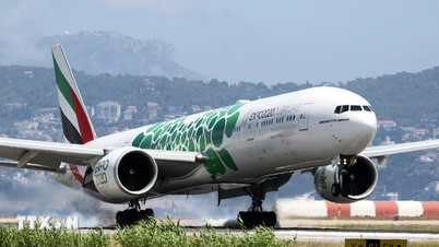 Emirates reduce aproape o jumătate de milion de locuri de avion în iunie.