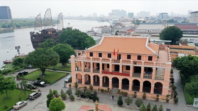 Du quai de Nha Rong à l'aspiration à un Vietnam fort et prospère.