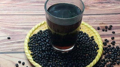 Die zwei besten Zeitpunkte, um Wasser aus schwarzen Bohnen zu trinken.