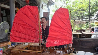 O guardião dos veleiros históricos da Baía de Ha Long.