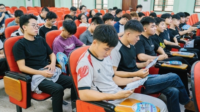 ການເຊື່ອມຕໍ່ໂຮງຮຽນ ແລະ ທຸລະກິດ: ການຂະຫຍາຍໂອກາດວຽກເຮັດງານທຳສຳລັບນັກສຶກສາມະຫາວິທະຍາໄລອຸດສາຫະກຳກວາງນິງ
