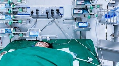 Lekarze uratowali życie 23-miesięcznemu chłopcu cierpiącemu na chorobę dłoni, stóp i jamy ustnej oraz liczne powikłania neurologiczne, oddechowe i krążeniowe.